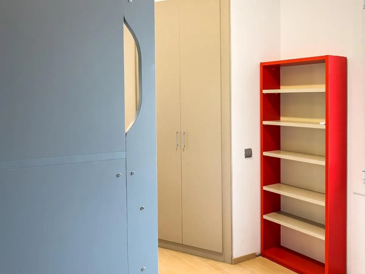 Leevin Student Barcelona Apartment 0*,