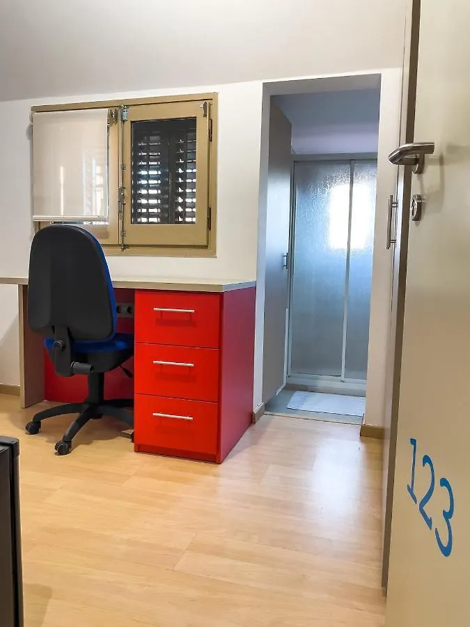 Leevin Student Barcelona Apartment Spain